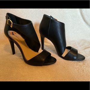 BCBGeneration Black Heels